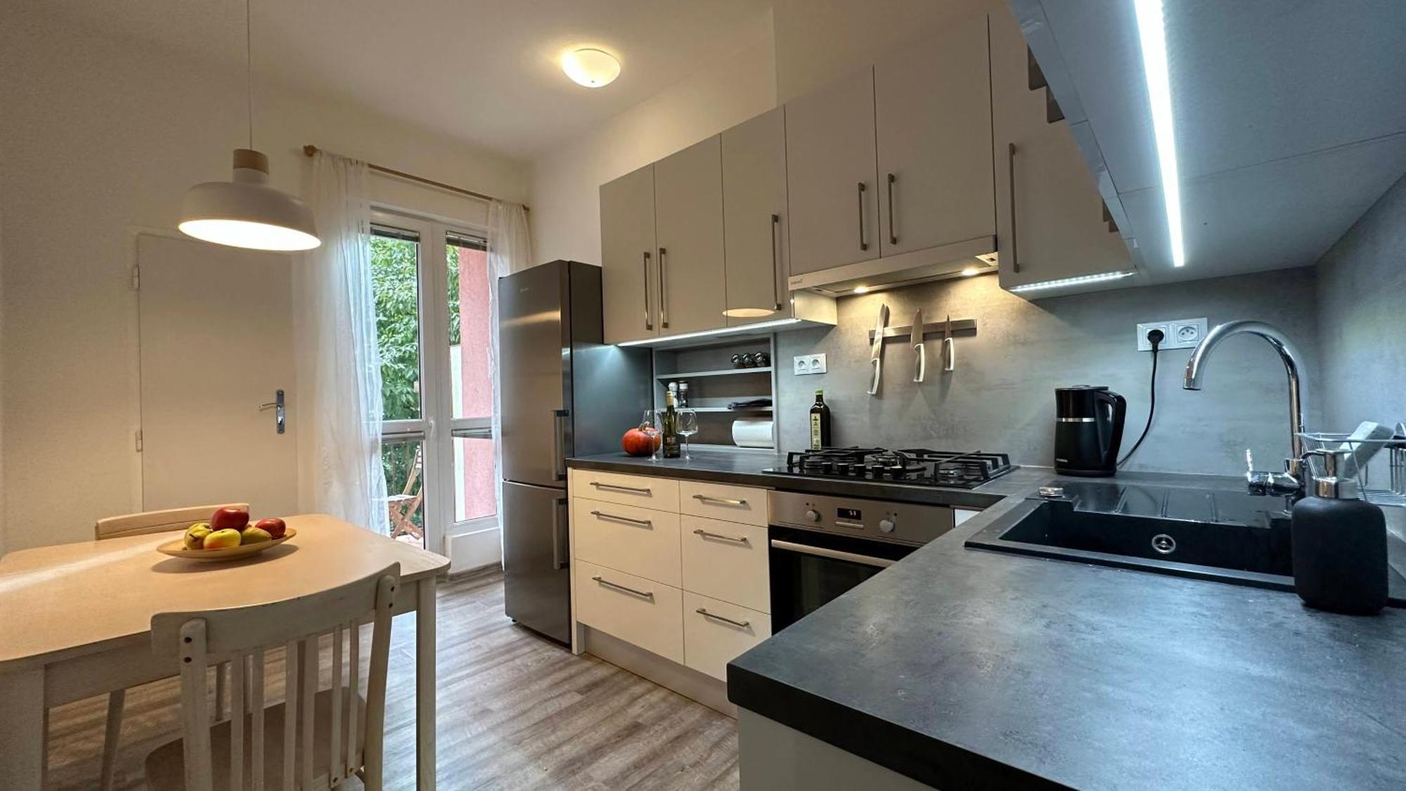 Apartman S Balkonem U Parku & 15 Minut Do Centra Brno Exteriér fotografie