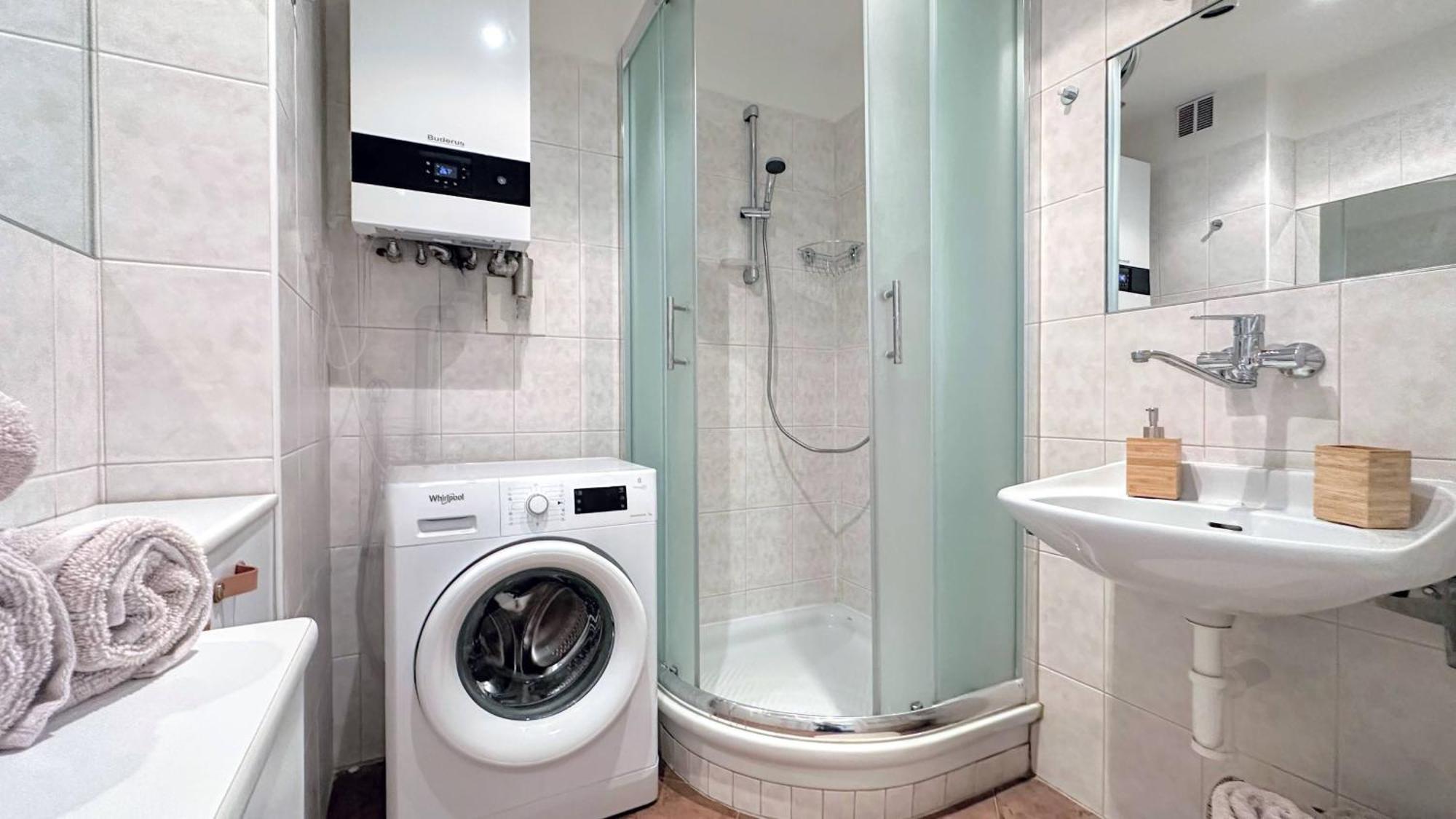 Apartman S Balkonem U Parku & 15 Minut Do Centra Brno Exteriér fotografie